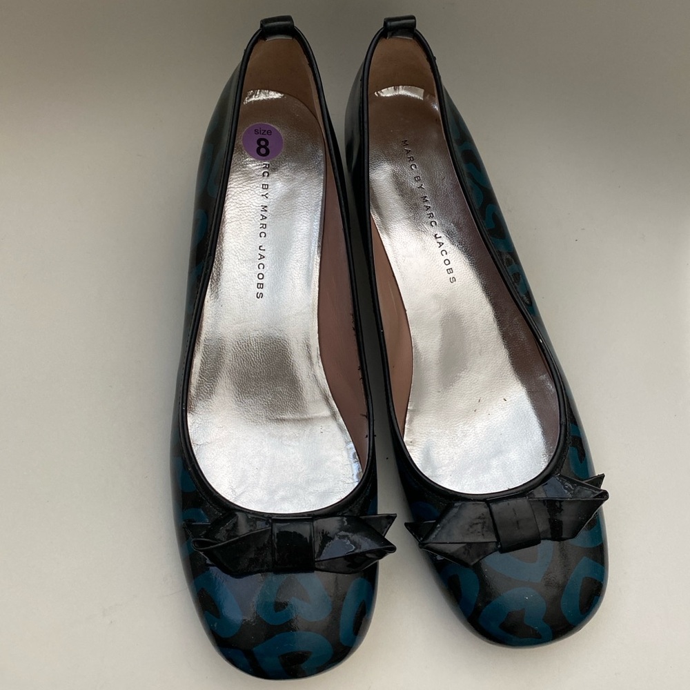 Marc by Marc Jacobs women’s patent leather pumps blue hearts bowl size 8